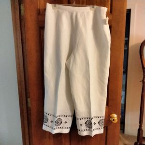 Ladies linen capris
